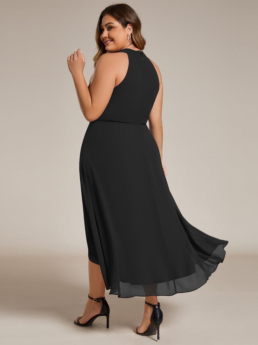 Elegantes Damenkleid, Midilänge, A-Linie, Halterneck, fließend und komfortabel.