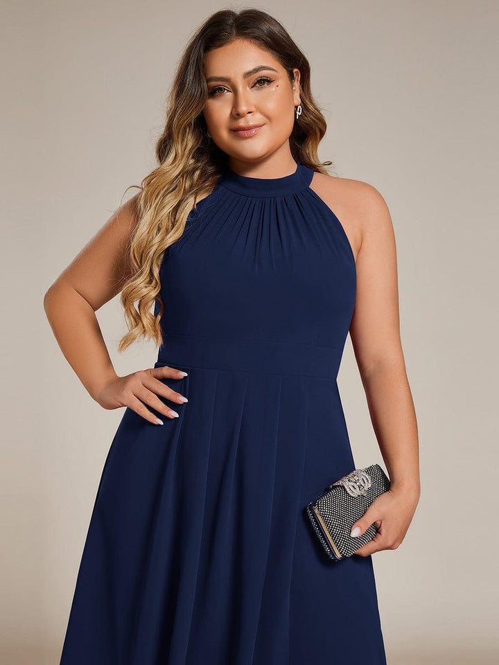 Perfektes Partykleid für Damen, A-Linie, Halterneck, Midilänge, fließend, macht Eindruck.