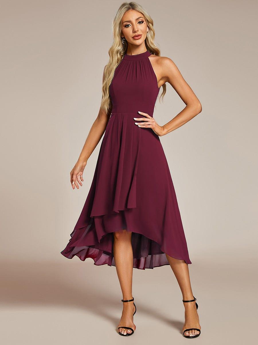 Modisches Damen Halterneck Midikleid, A-Linie, stilvoll kombiniert für Sommerfest.