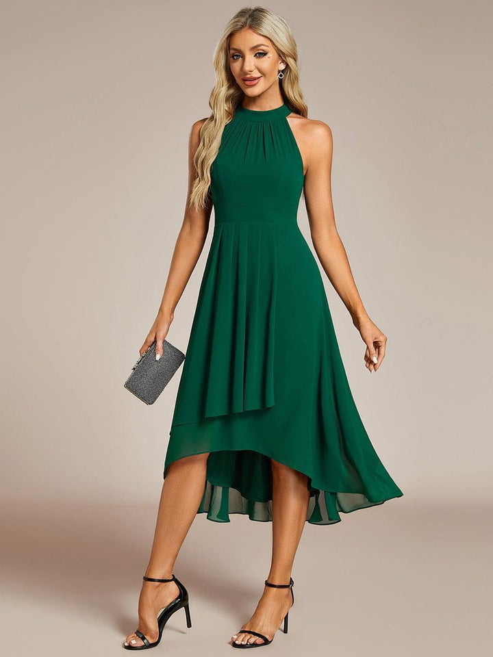 Festliches A-Linie Damen Midikleid mit elegantem Halterneck, schmeichelhafter Schnitt.