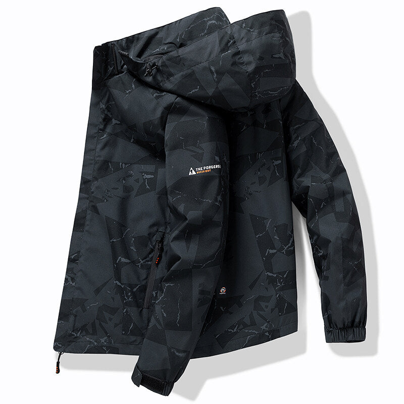 Moderne Herren Skijacke, wasserdicht & winddicht, mit Kapuze. Ideal für Piste & Outdoor-Aktivitäten.