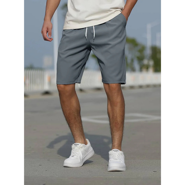 Bequeme Herren Freizeitshorts mit praktischem Kordelzug und niedriger Leibhöhe. Perfekt für den Sommer.