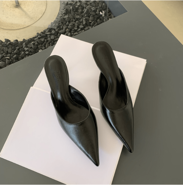 Stilvolle Damen Pumps-Pantoletten: Spitzschuh mit Absatz, ideal für schicke Abend-Outfits.