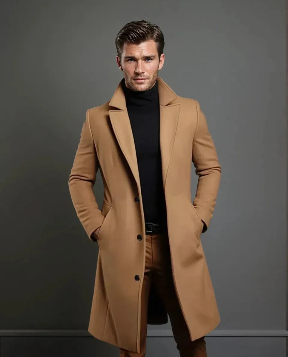 Eleganter Herren Wintermantel in zeitlosem Design. Perfekt für Business & Casual Outfits. Hält stilvoll warm.