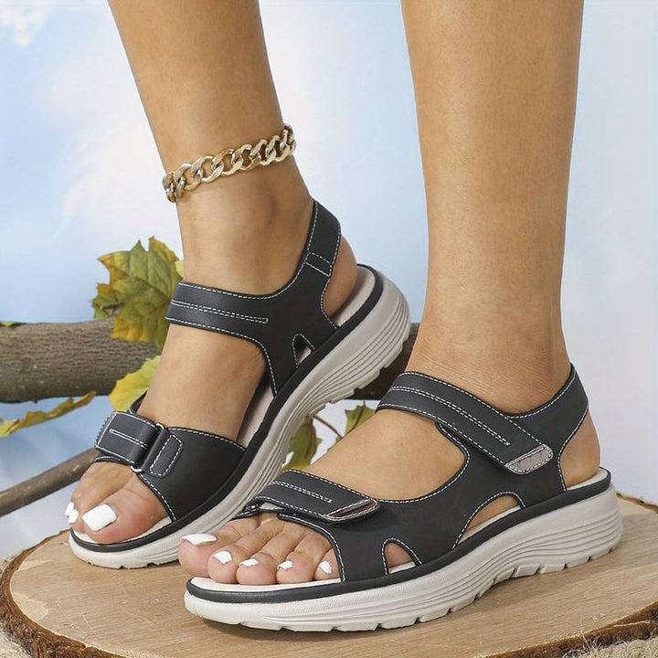Damen Sommerschuhe: Orthopädische Sandalen für maximalen Komfort. Ideal für lange Spaziergänge und warme Frühlingstage.