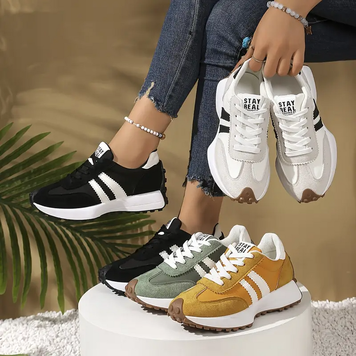 Komfortable, orthopädische Innensohle der Damen-Sneaker bietet Fußunterstützung & Polsterung.