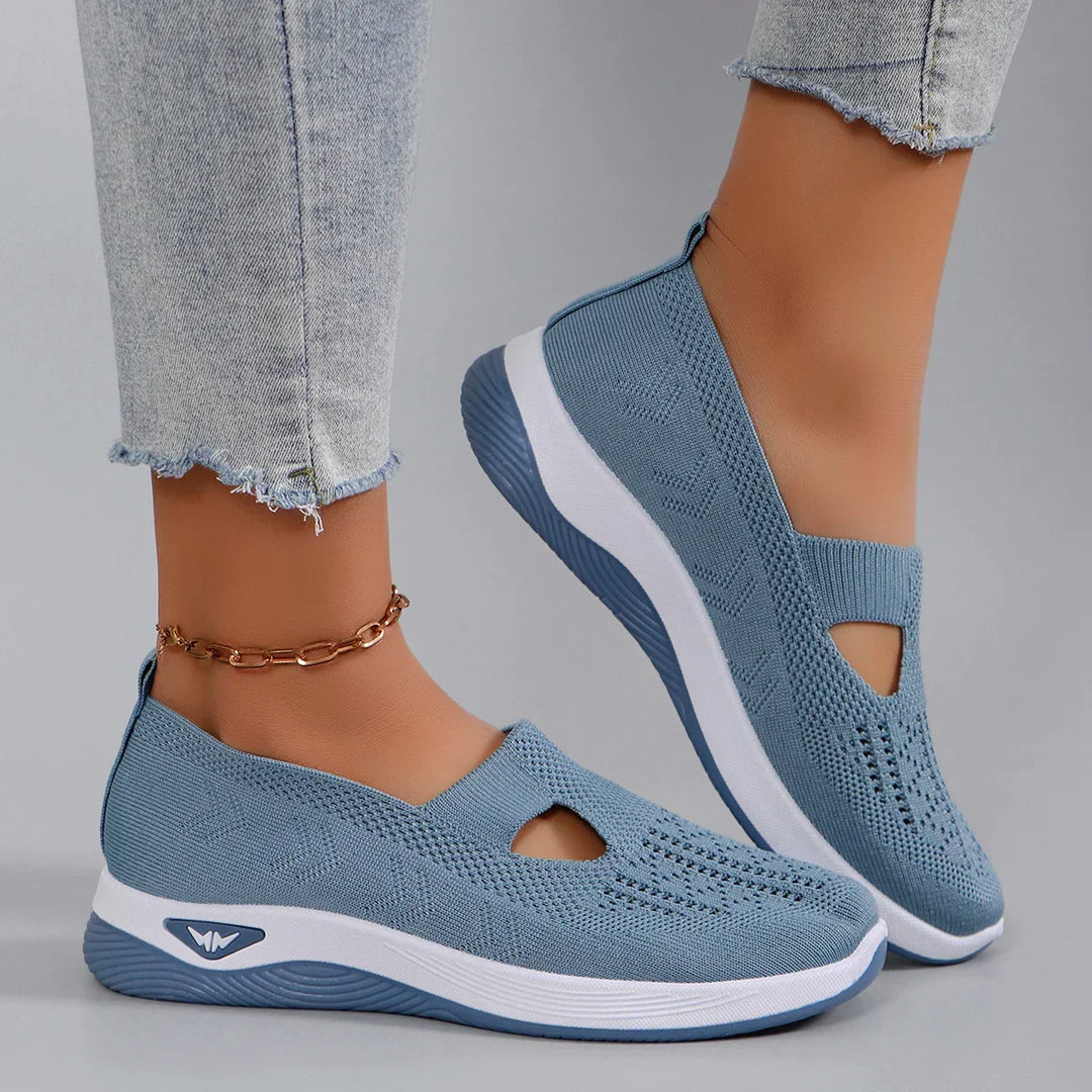 Bequeme orthopädische Damenschuhe für aktive Frauen, bieten Dämpfung und Unterstützung bei jedem Schritt.