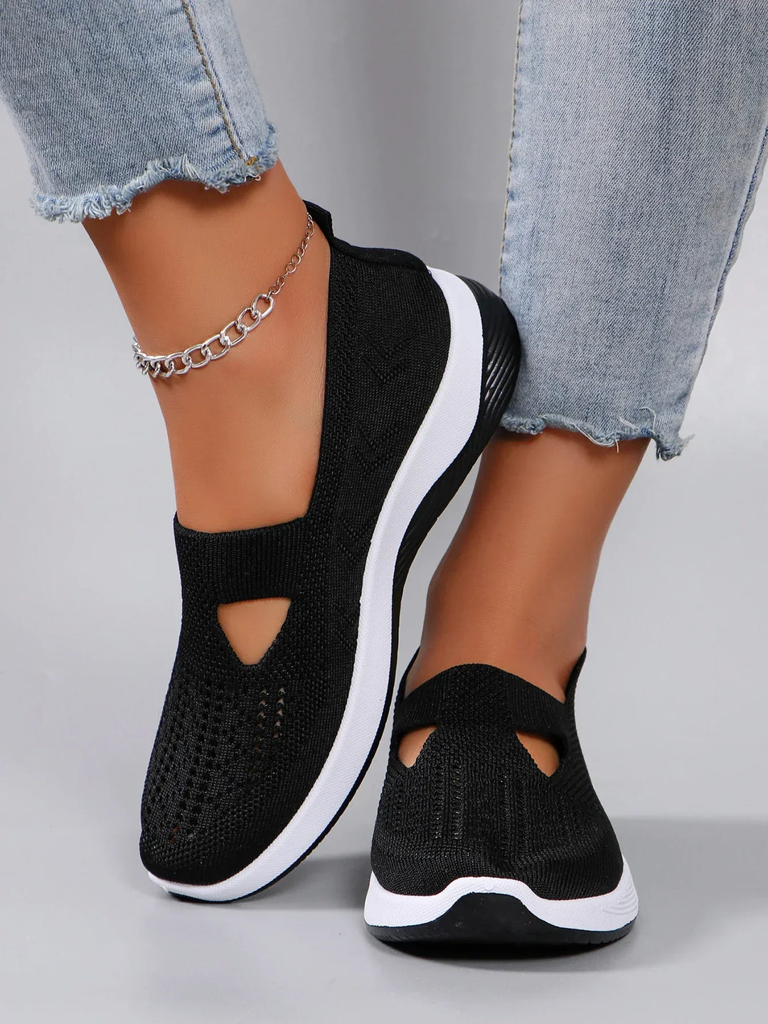 Hochwertige orthopädische Damenschuhe aus atmungsaktivem Material für maximalen Komfort.