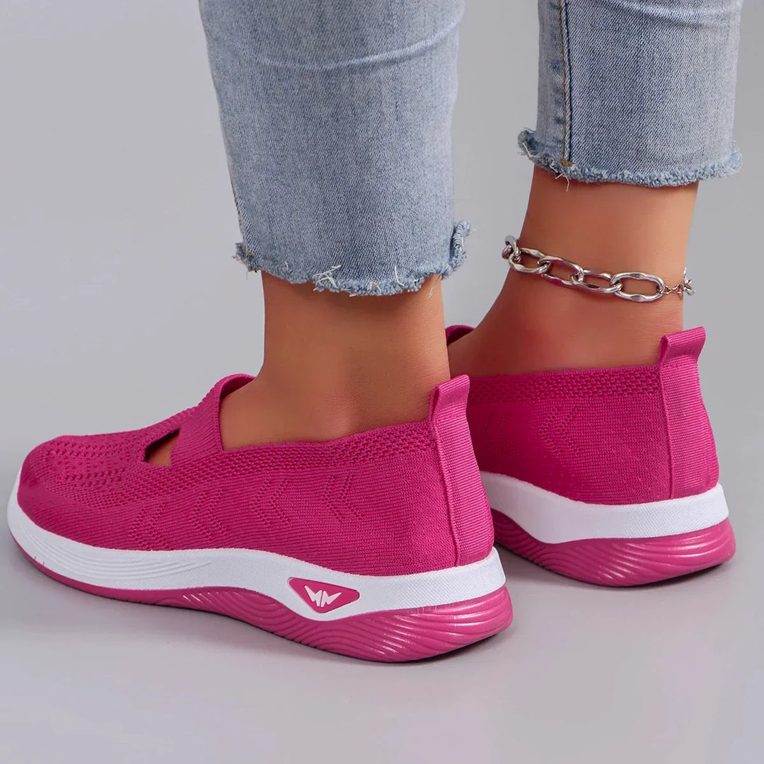 Elegante orthopädische Damenschuhe von vorne, bieten Komfort und Unterstützung für die Fußgesundheit.