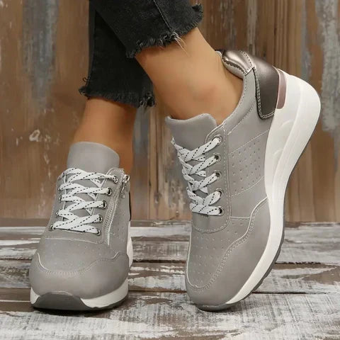 Vielseitige Damen Plateau Sneaker als Alltagsschuhe und Freizeitschuhe; orthopädisch und modisch.
