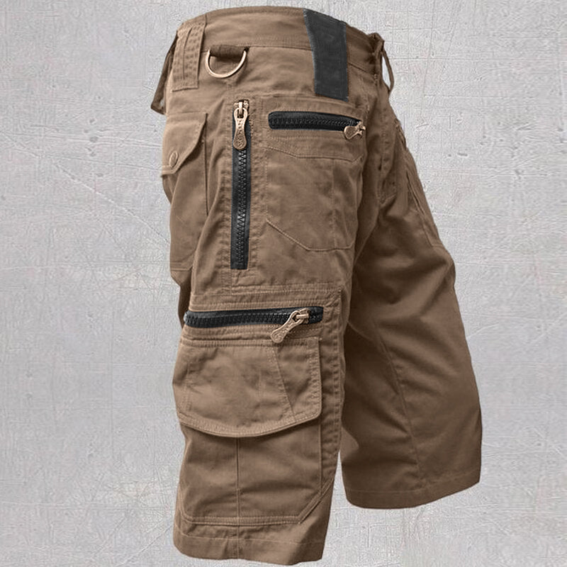 Detailaufnahme: Herren Cargo-Shorts mit funktionalen Taschen, ideal für Outdoor & Freizeit. Bequeme kurze Hosen.