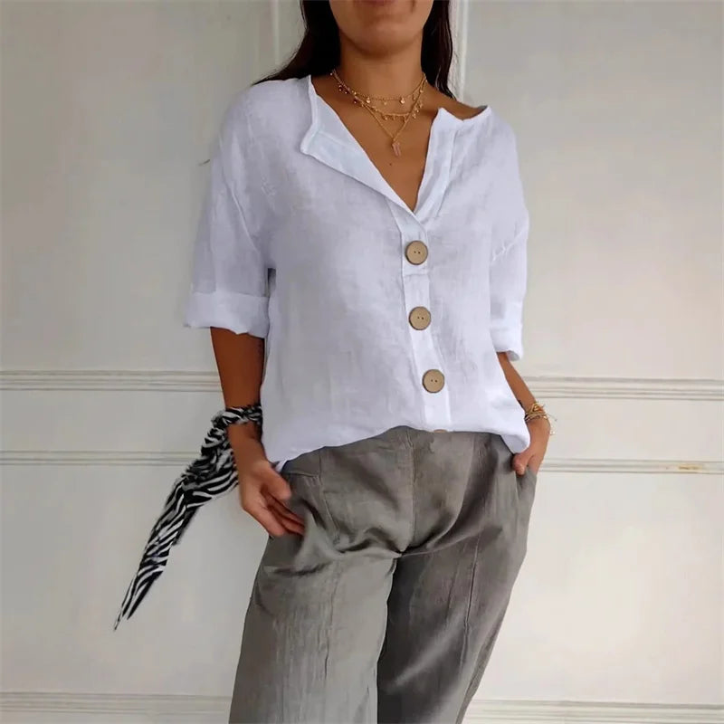Elegante rote Büro Bluse für Damen mit V-Ausschnitt, locker geschnitten für professionellen Look.