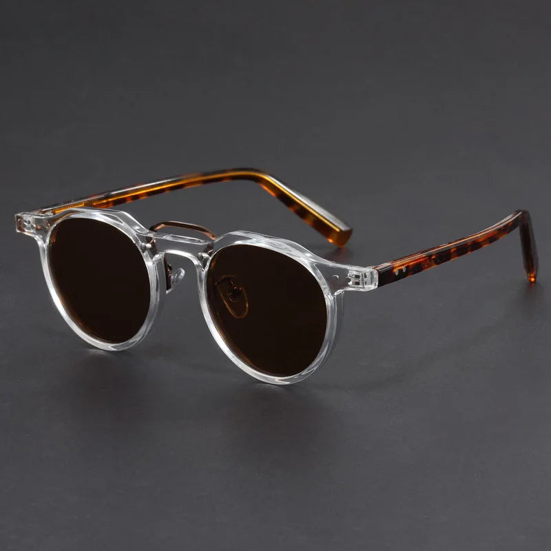 Stilvolle Herren Sonnenbrille, rundes Vintage-Design, leichter Rahmen, perfekt für einen modischen Retro-Look.