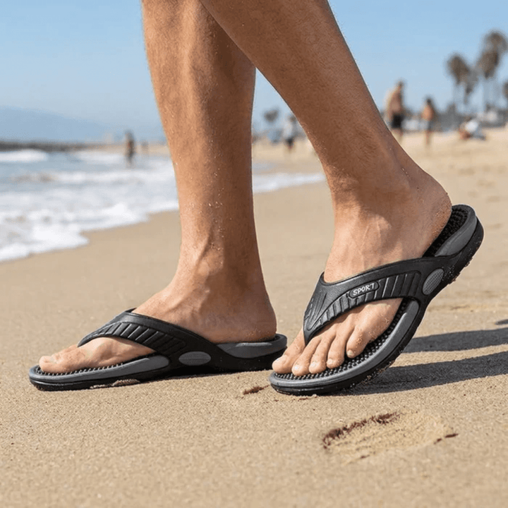 Bequeme Herren Komfortschuhe: rutschfeste Slides für den ganzen Tag, leicht und atmungsaktiv.