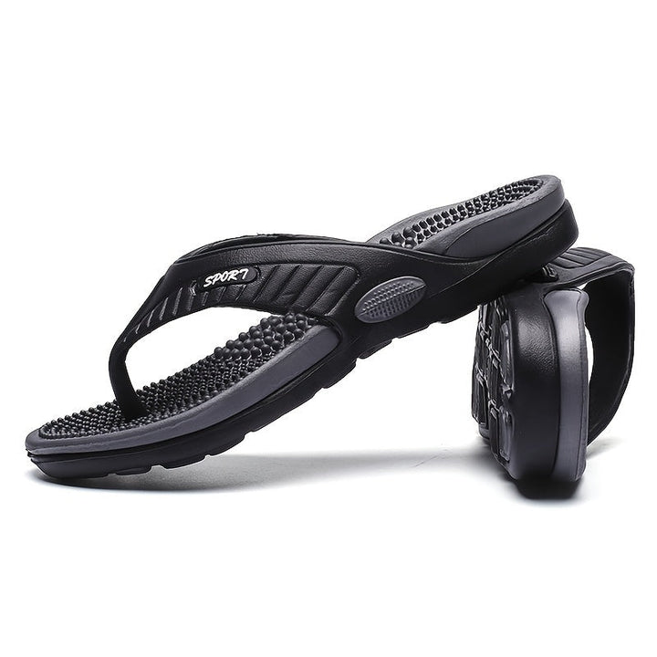 Stylische Herren Strand- & Pool-Slides; rutschfeste Badeschuhe für sicheren Halt am Wasser.