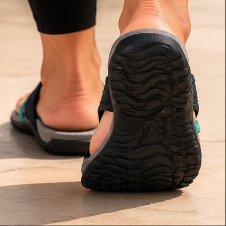 Modische Damen Sandalen Zehentrenner für Sommer, Strand & Pool. Bequeme Flip Flops für jede Freizeit.