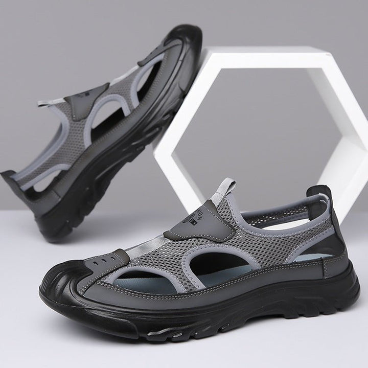 Detailansicht Herren Sommersandalen mit orthopädischem Fußbett, atmungsaktiv & rutschfest für optimalen Halt.