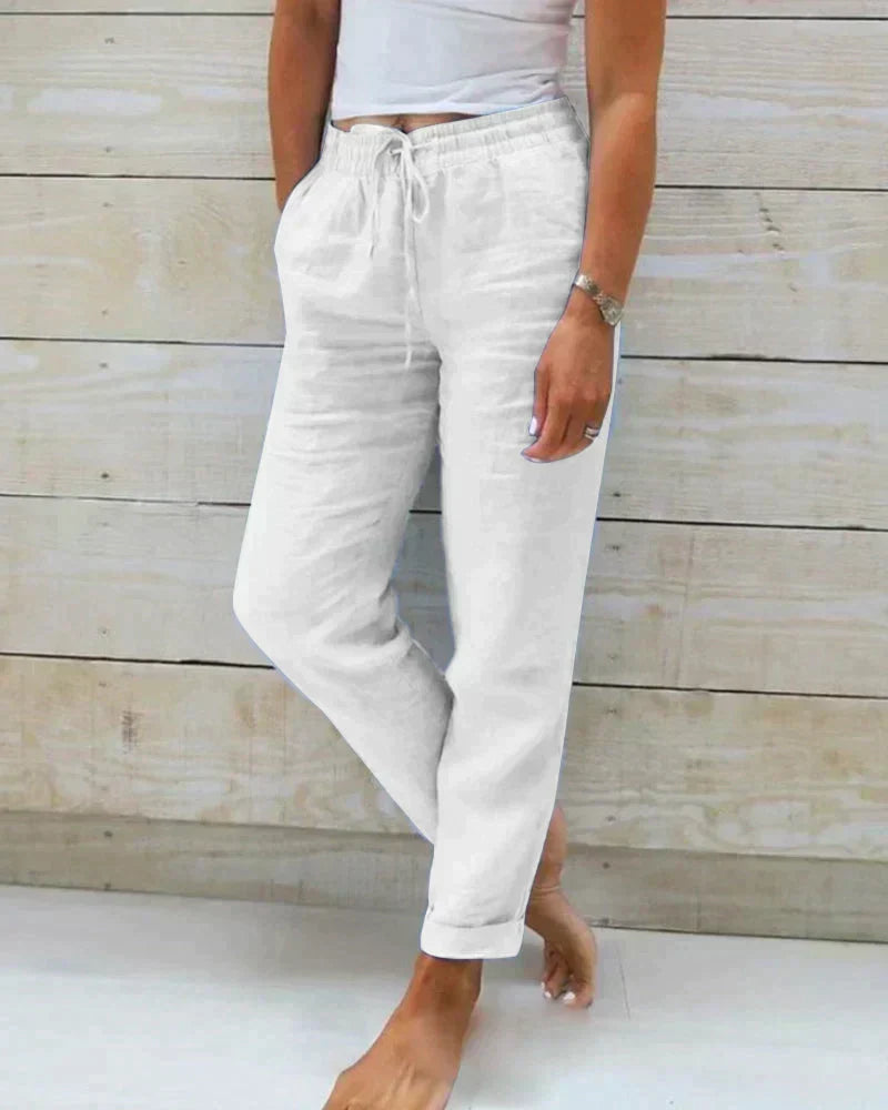 Lässige und bequeme Damen-Outdoorhose mit Stretch, ideal für Freizeit, Reisen und leichte Aktivitäten.