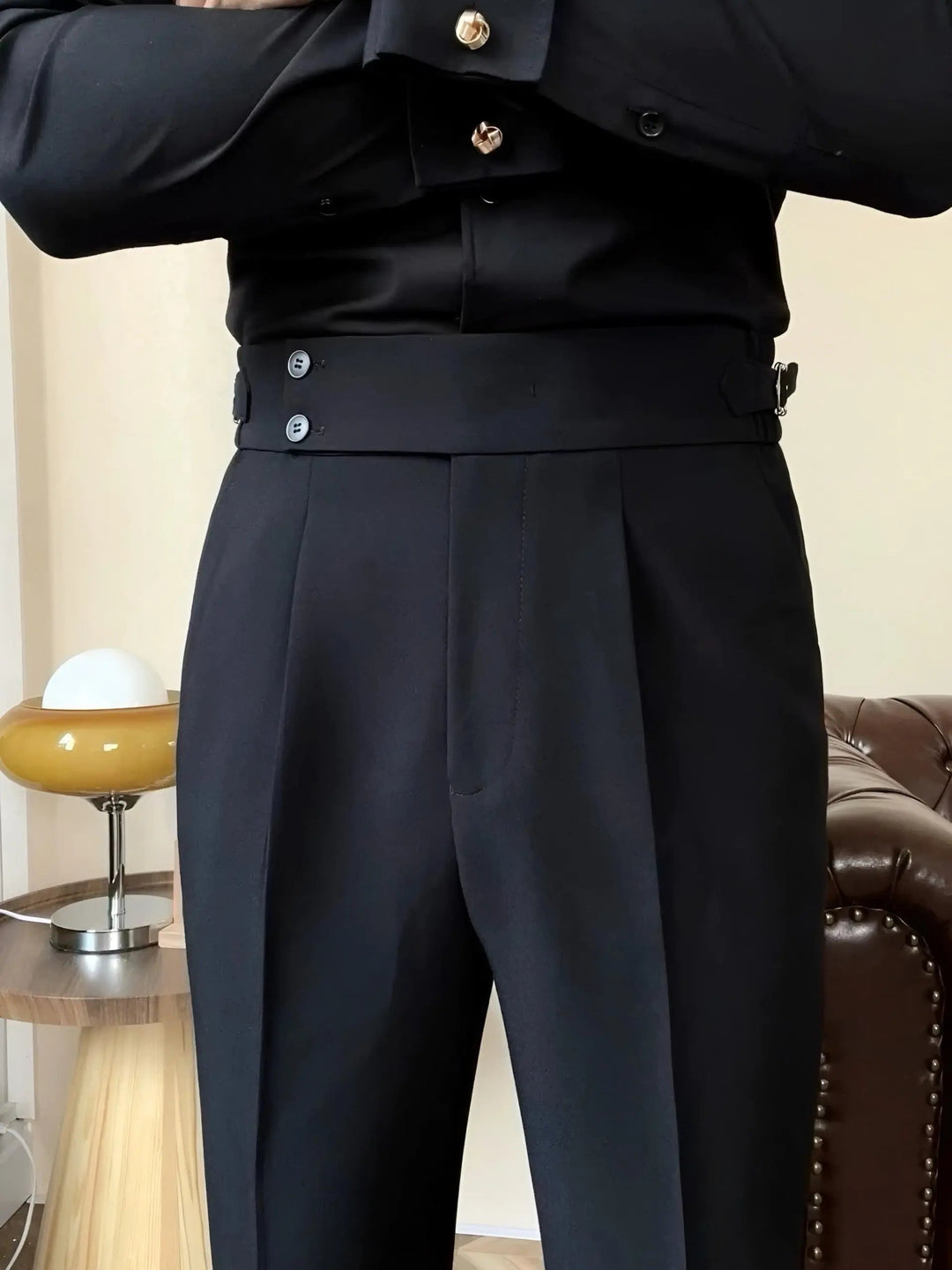 Elegante italienische Bürohose für Herren, schwarz, klassisch & stilvoll. Ideal für formelle Anlässe.