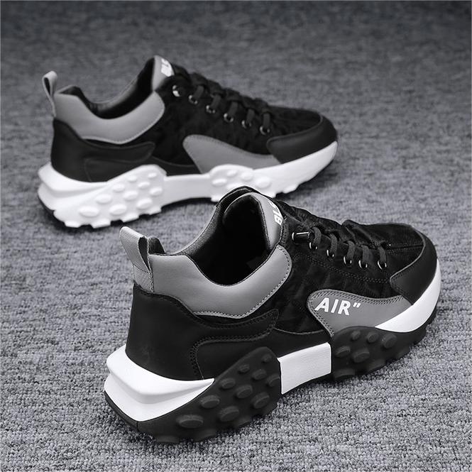 Orthopädische Herren-Komfortschuhe von SupportMax lindern Plantarfasziitis und fördern die Fußgesundheit.