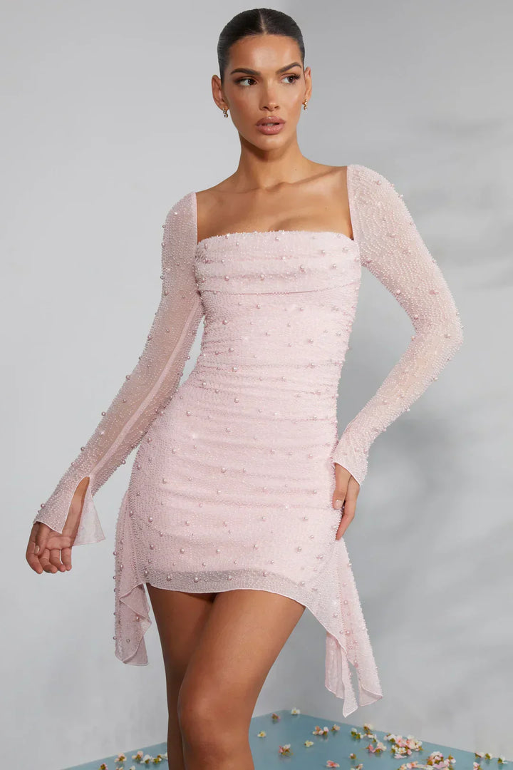 Damen Minikleid, rosa, mit langen Ärmeln und edlem, verziertem Kragen. Perfekt für den Abend.