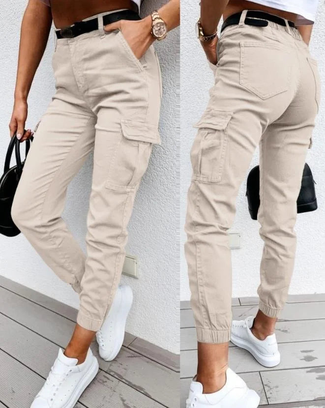 Olivgrüne Cargo-Hose für Damen, hohe Taille, Slim Fit, ideal für urbane Freizeitlooks.