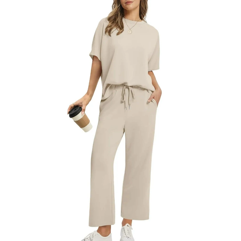 Komfortables Damen Set, zweiteilig: Lockerer Schnitt, Halbarm Oberteil & bequeme Hose. Perfekt für Sommer & Alltag.