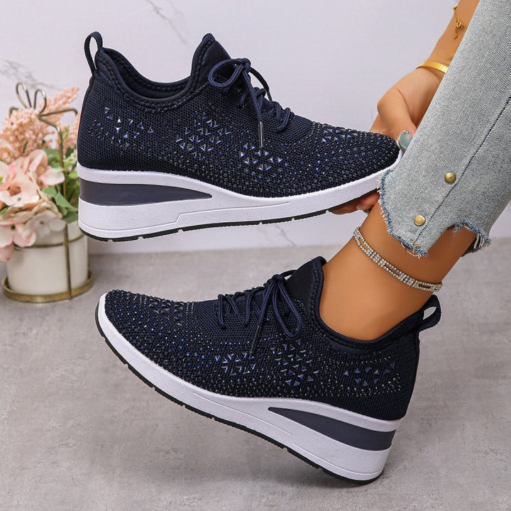 Damenschuh mit Strass-Details, Fußgewölbestütze & bequemer orthopädischer Passform.