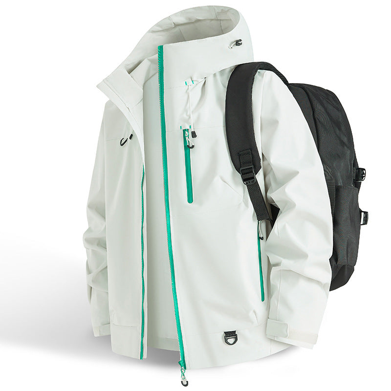 Robuste Damen Wanderjacke für alle Jahreszeiten. Winddicht, wasserdicht & atmungsaktiv für Komfort.