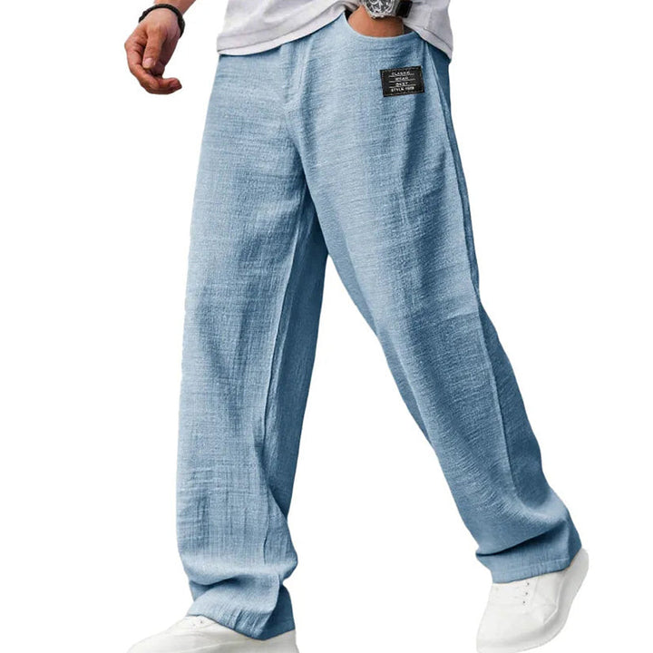 Basic Herren Freizeithose: Gerades Bein, bequemer, lockerer Schnitt für jeden Tag. Vielseitige Alltagshose mit Seitentaschen.