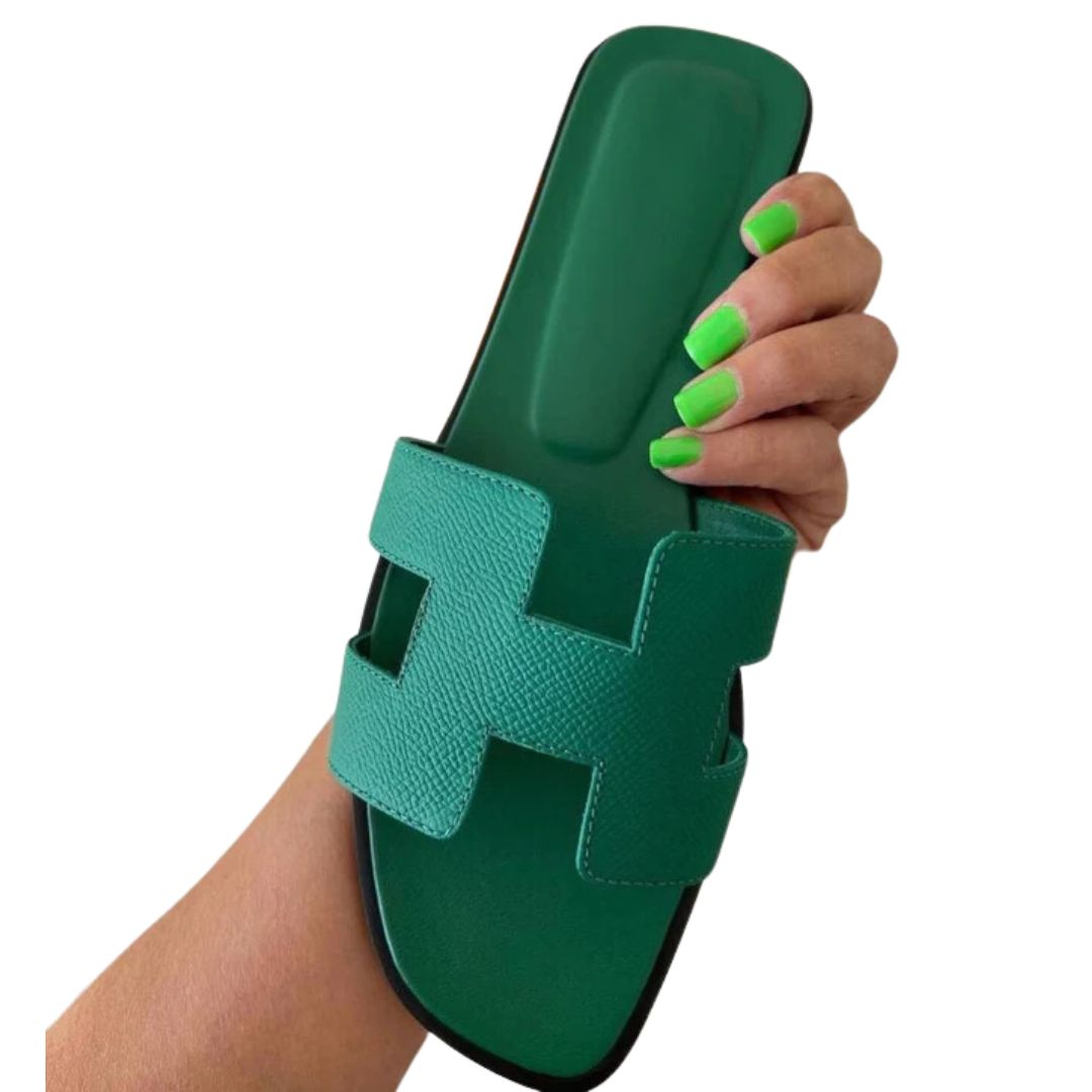 Grüne trendy Damen Sandalen für den Sommer, super bequem. Stilvolle Urlaubsschuhe für jeden Anlass.