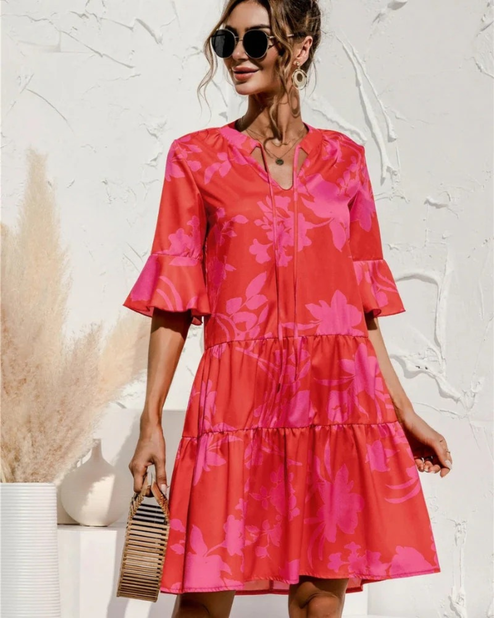 Damen Sommerkleid mit Puffärmeln & Blumenmuster, Midi-Länge, lässiger Stil.