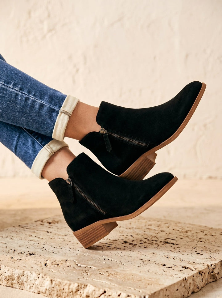 Komfortable Damenschuhe: Stiefeletten mit angenehmem Blockabsatz & einfachem Reißverschluss für den Herbst.