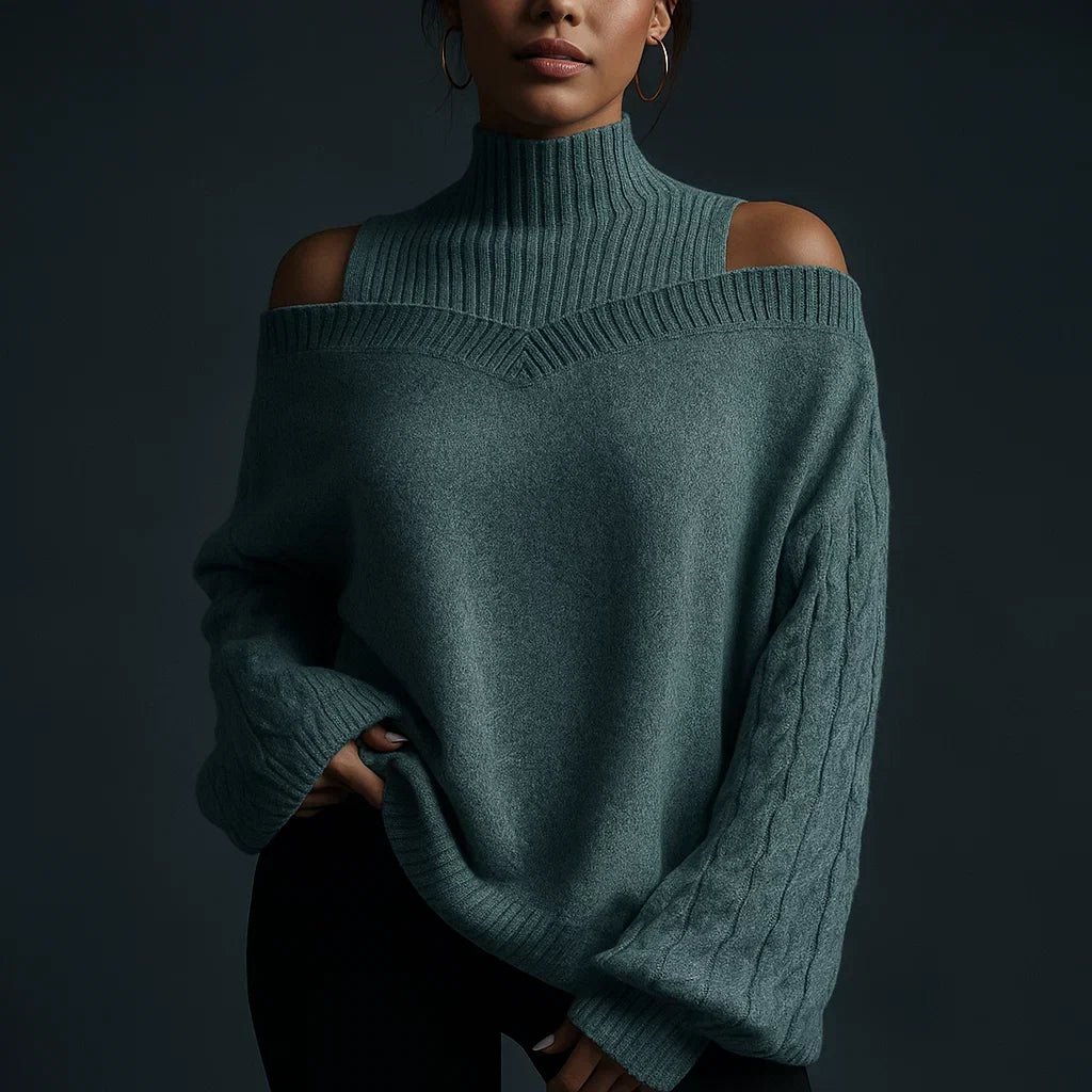 Eleganter Damen Rollkragenpullover mit schulterfreiem Detail und Struktur-Design für den Winter.