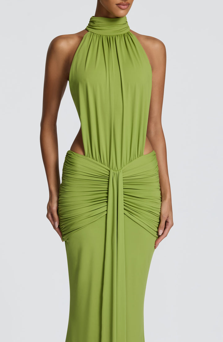 Grünes festliches Damen Maxikleid, Neckholder-Ausschnitt, tiefer Rücken, elegant & zeitlos.