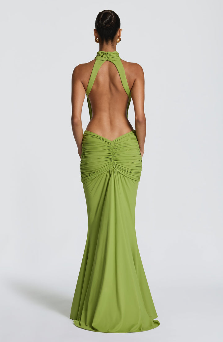 Grünes Neckholder Cocktailkleid, tiefer Rücken, stilvoll, Damen Maxikleid für formelle Anlässe.