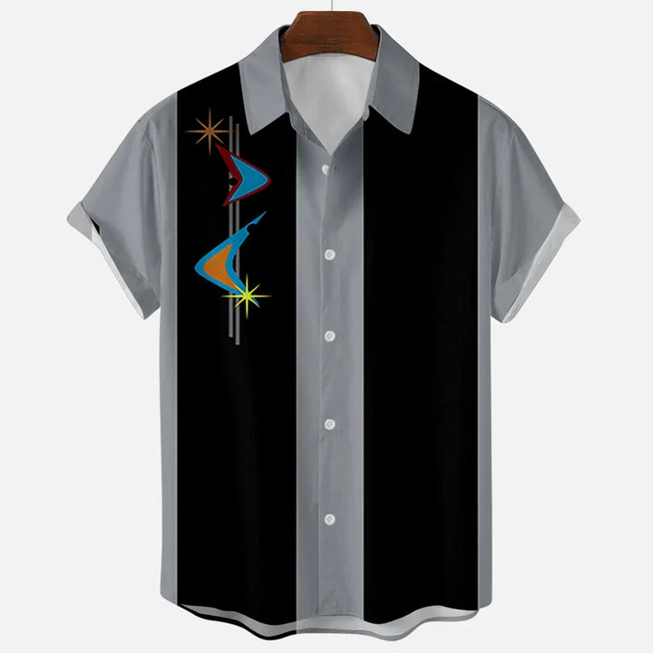 Bequemes, gestreiftes Sommerhemd für Herren, kurzärmlig, im lässigen Retro-Stil.