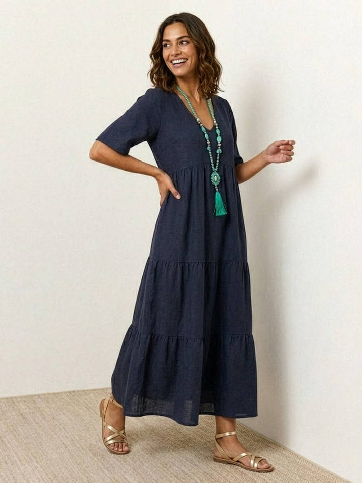 Modisches Damen Maxikleid im Boho-Chic mit V-Ausschnitt, elegant und leicht für den Sommer.
