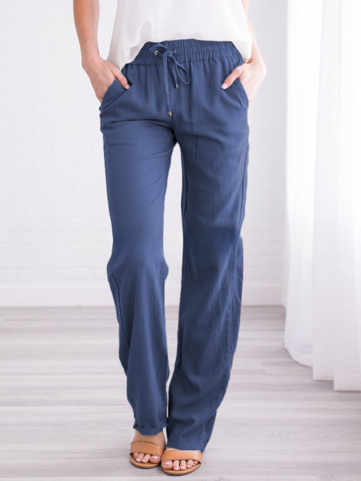 Stylische, leichte Damen Hose für Freizeit. Regular Fit & bequem für sommerliche Damenmode.