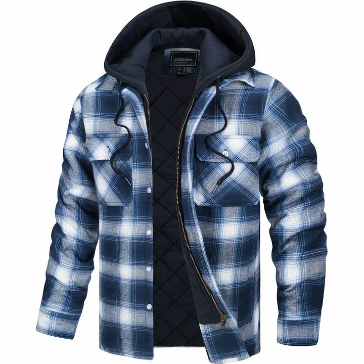 Rückenansicht der warmen Herren Winterjacke mit schützender Kapuze. Eine isolierte Freizeitjacke für Herbst & Winter.