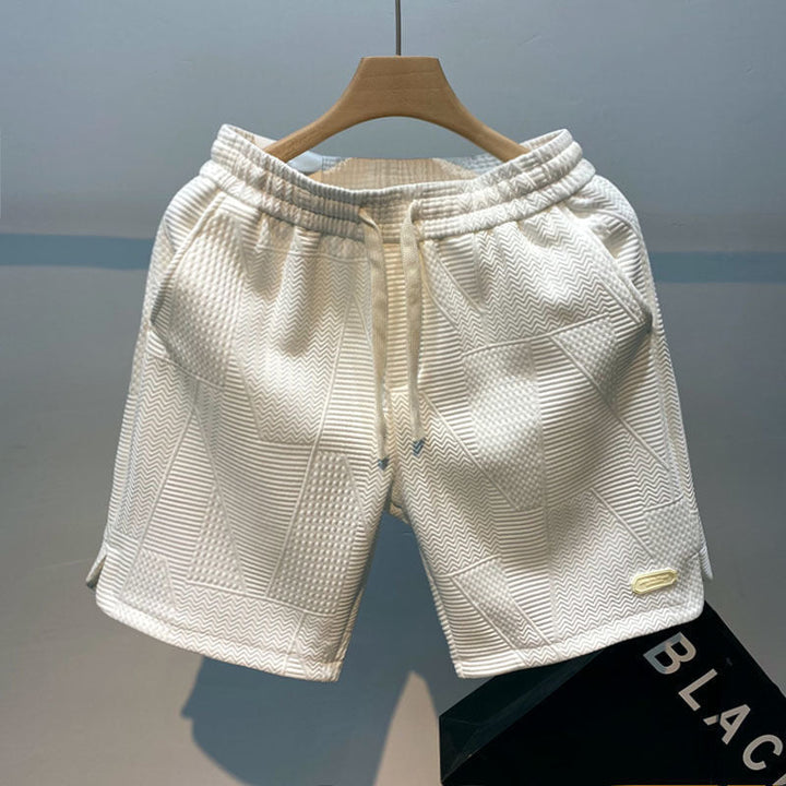 Detaillierte Ansicht der Herren Casual Shorts mit praktischen Seitentaschen und bequemer Passform, auch in Übergrößen erhältlich.