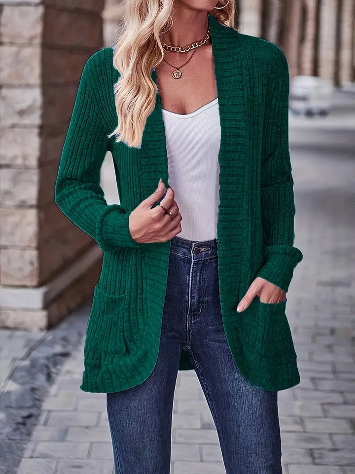 Schicke Damen Strickjacke, zeitloser Cardigan, ideale Ergänzung für jede Garderobe, von Frühling bis Winter.