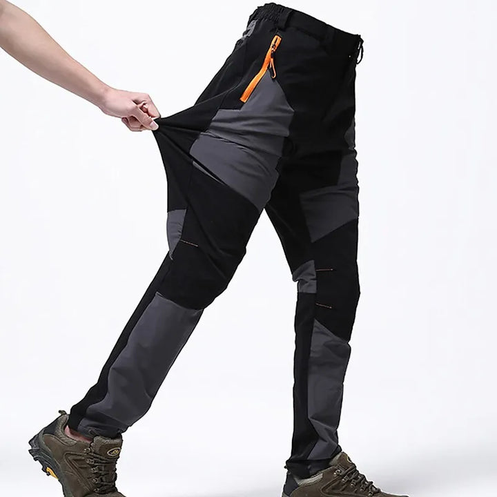 Wasserdichte Herren Outdoorhose, Cargo-Stil, robust für Wanderungen bei jedem Wetter. Ideal für ganzjährigen Einsatz.