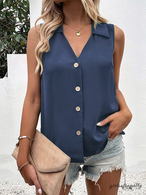 Nahaufnahme: Detail des V-Ausschnitts am Damen Westentop. Feine Verarbeitung für stilvollen Look.