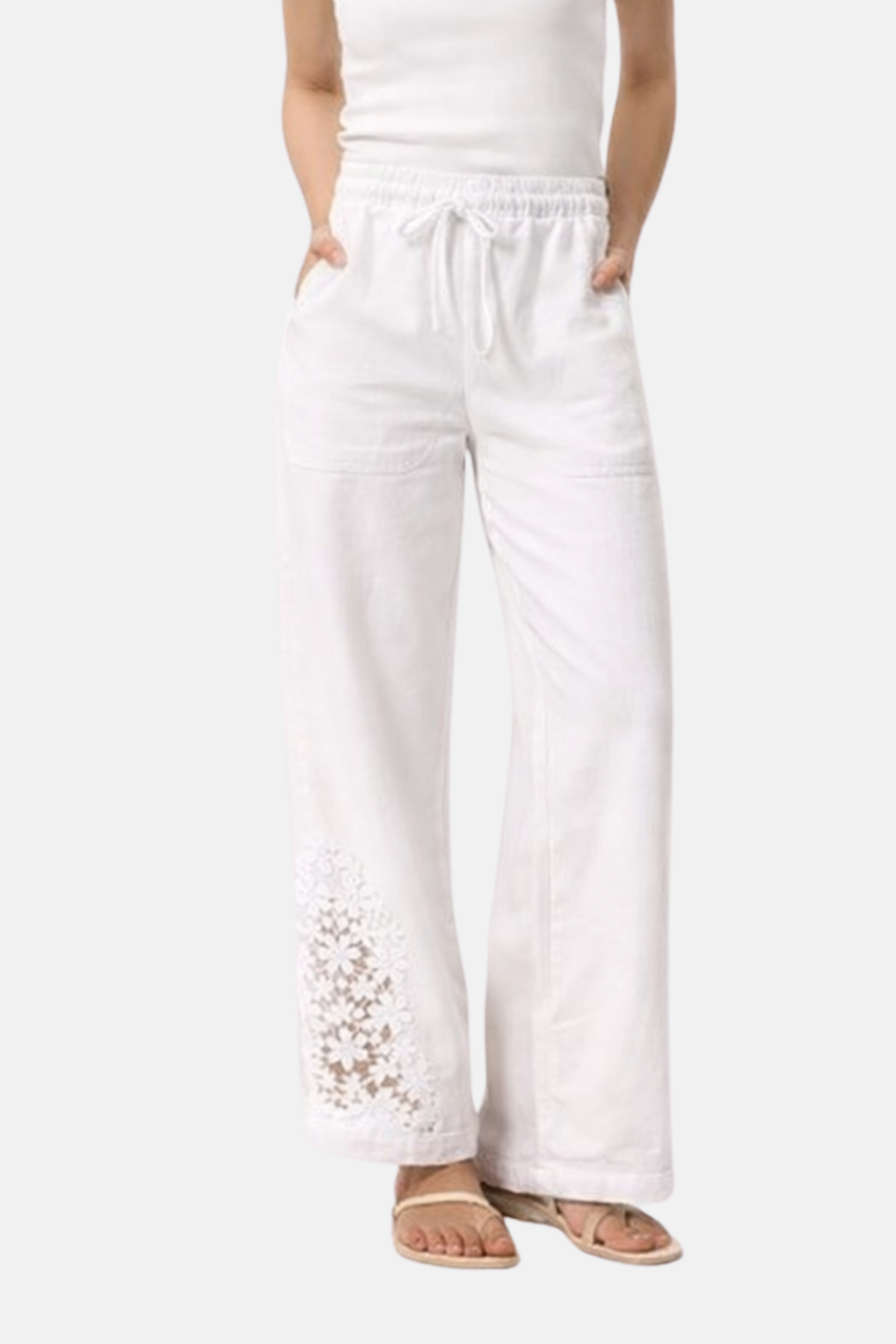 Weiße Damenhose mit Seitentaschen, elegant & bequem für Freizeit oder Büro, vielseitig für Alltag.