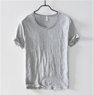 Herren T-Shirt als Basic für jeden Tag. Bequemes, atmungsaktives Oberteil von Mayer-Boutique, ideal als Alltagskleidung.