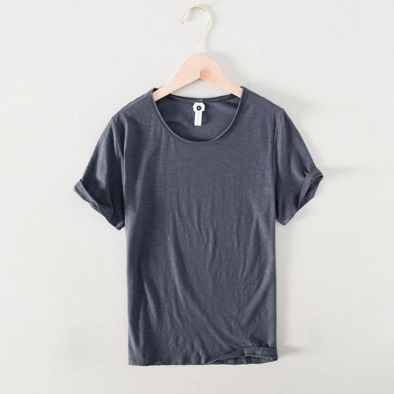 Modisches Herren Kurzarm Shirt. Das Basic T-Shirt von Mayer-Boutique für vielseitige Freizeitkleidung.