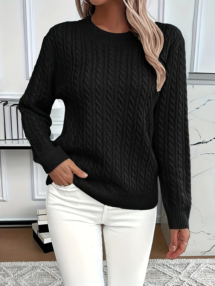 Hochwertiger Damen Strickpullover mit detailliertem Zopfmuster, weich und modisch, ideal für Damenmode.