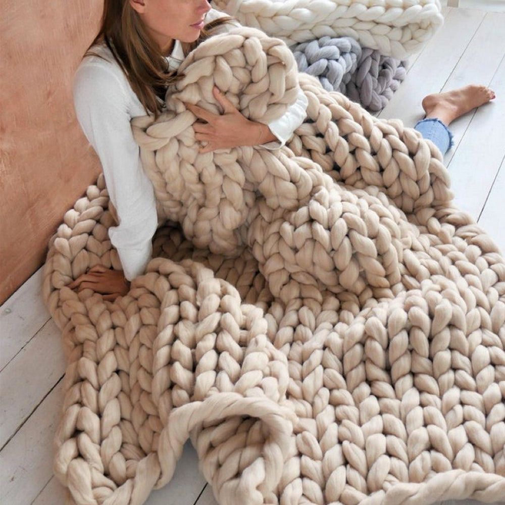 LuxaWool XXL Chunky Garn 1000g zum Stricken von flauschigen Decken, ein tolles DIY Geschenk.