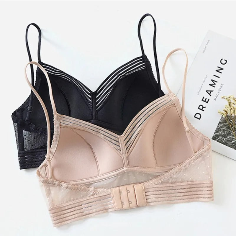 Hochwertiger rückenfreier Damen BH, verstellbar für perfekten Komfort. Unsichtbar unter eleganter Kleidung.